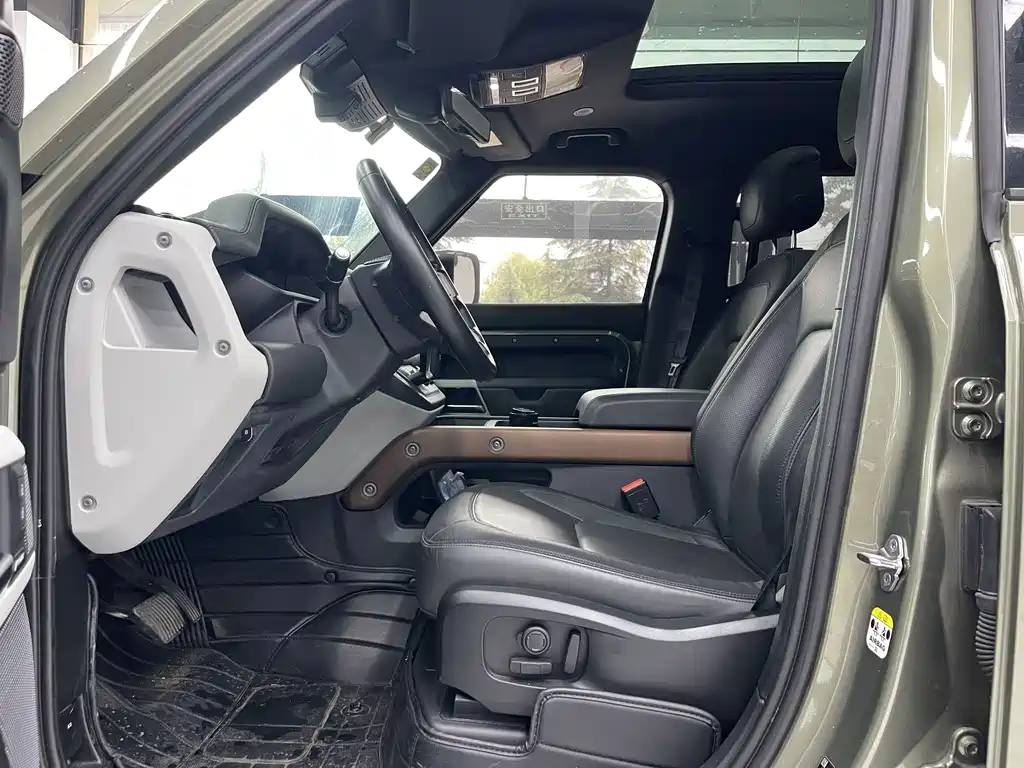 Land Rover Defender — миниатюра 11