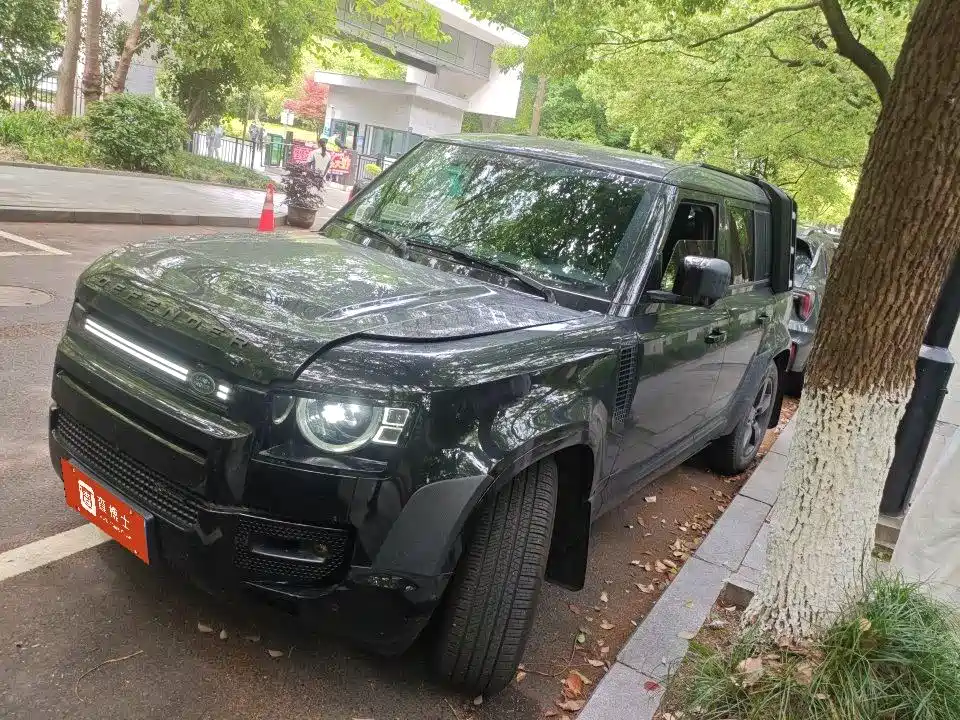 Land Rover Defender 2022