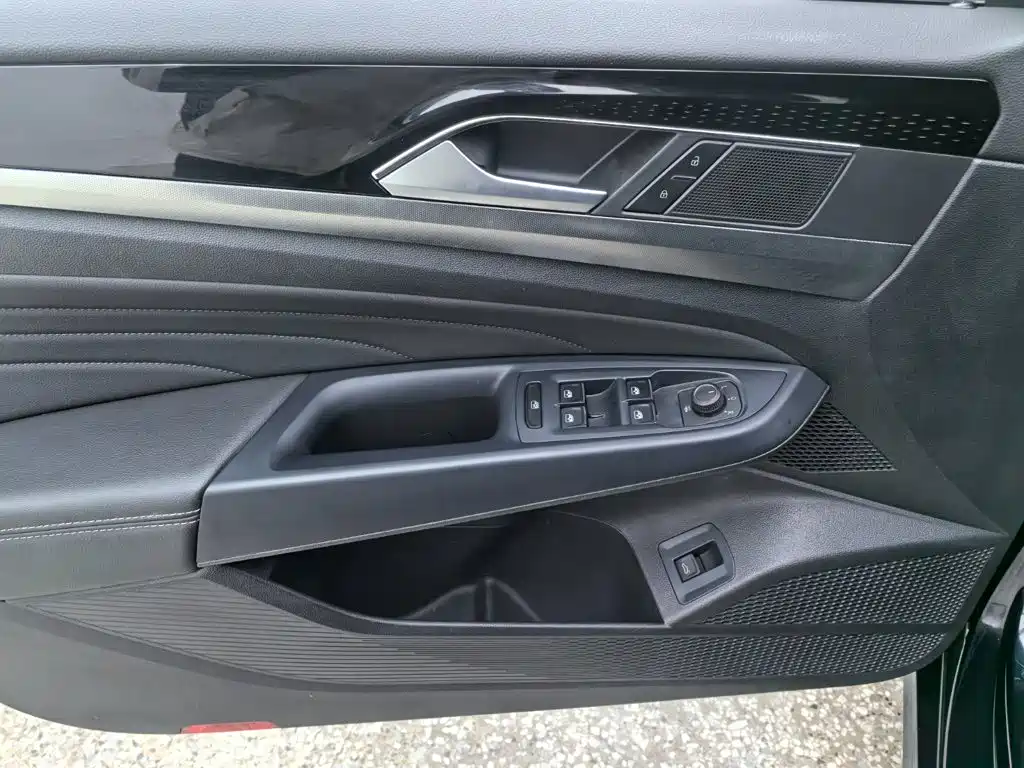 Volkswagen Passat — миниатюра 10