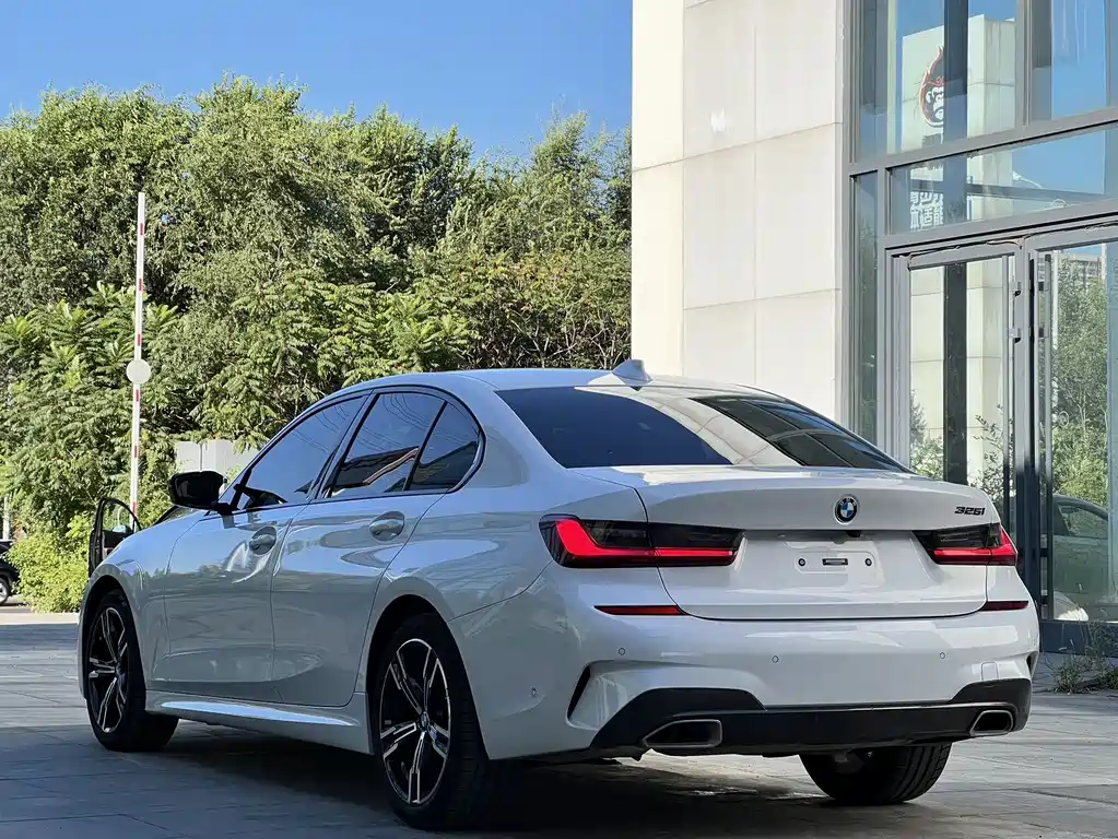 BMW 3 Series — миниатюра 6
