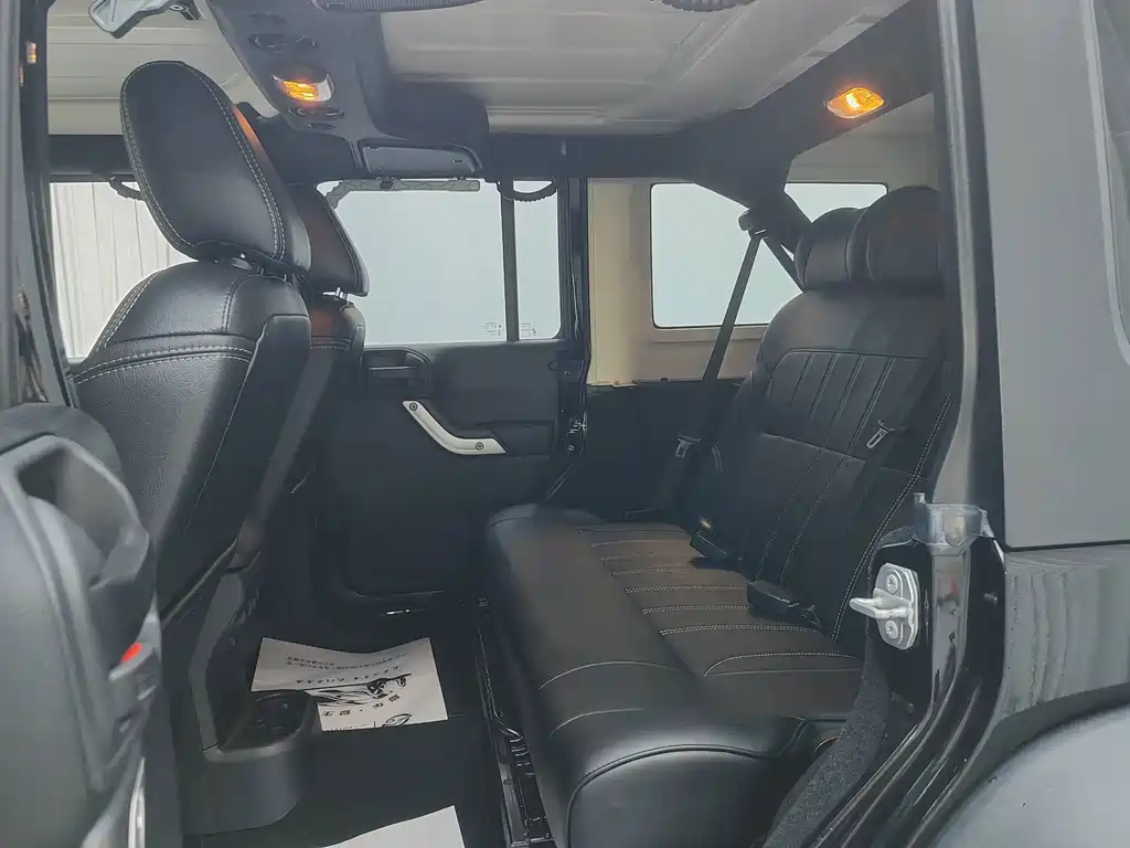 Jeep Wrangler — миниатюра 8
