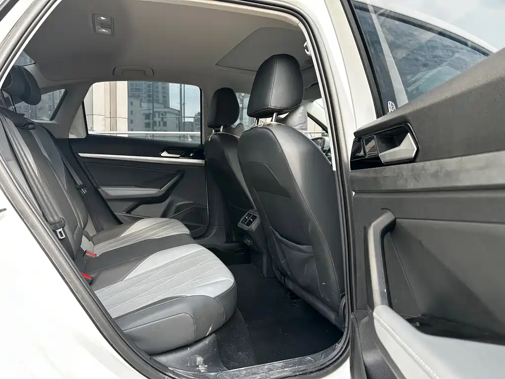 Volkswagen Lavida — миниатюра 5