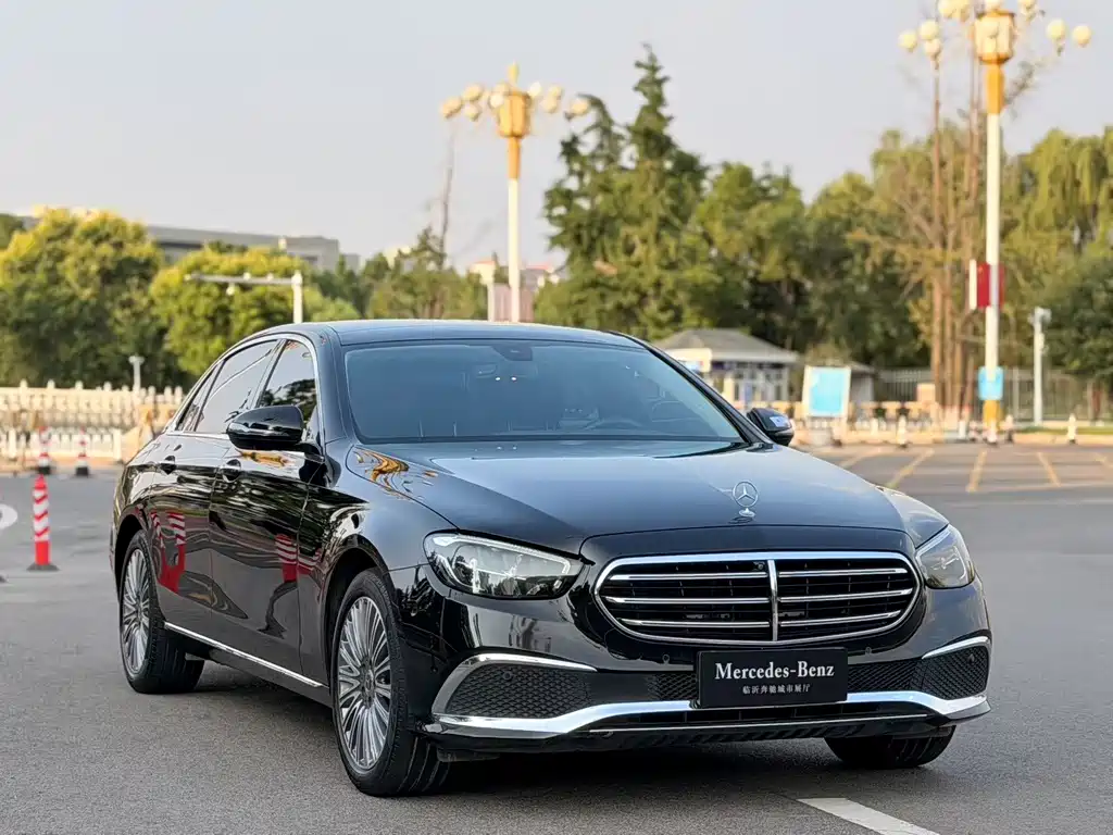 Mercedes-Benz E-Class — миниатюра 3