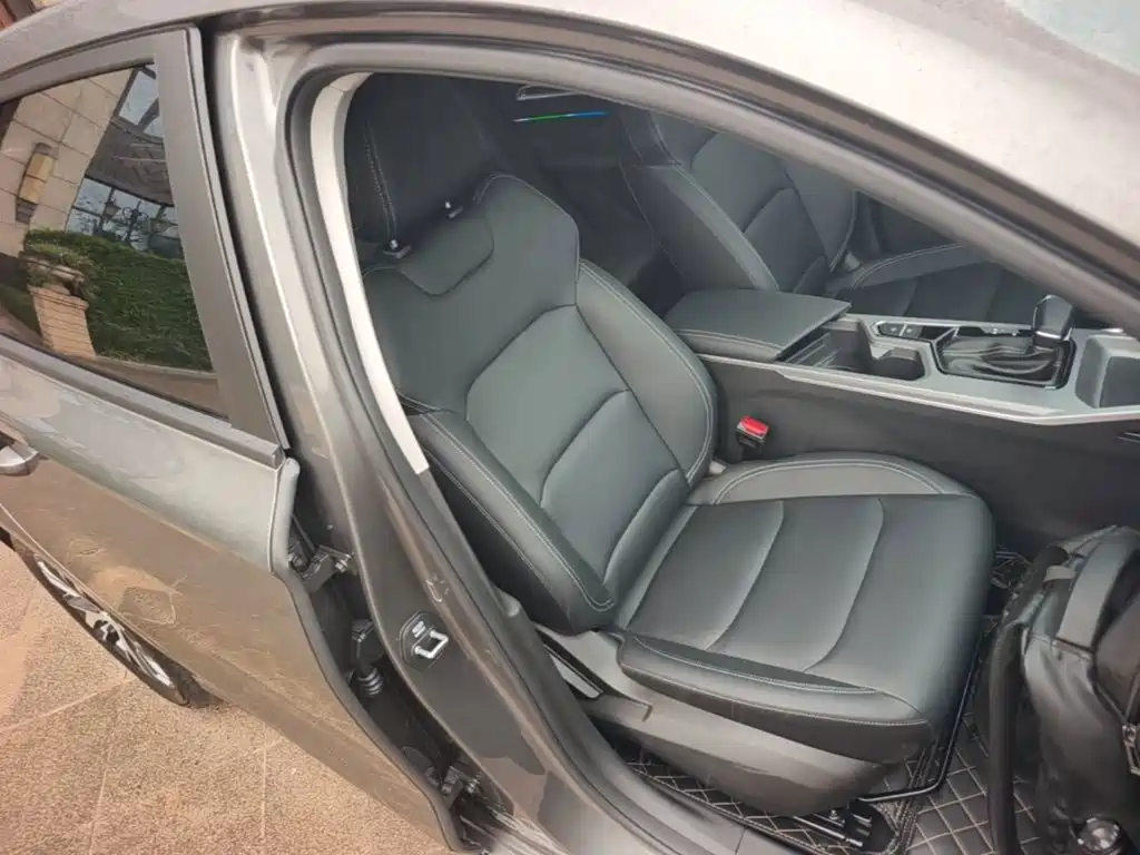 Geely Emgrand — миниатюра 25