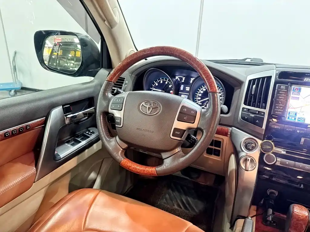 Toyota Land Cruiser — миниатюра 14
