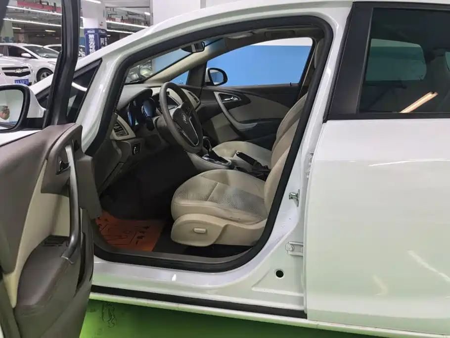 Buick Excelle — миниатюра 9