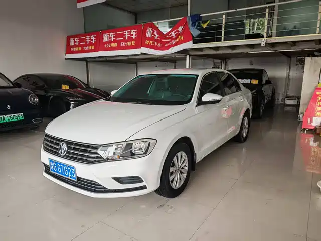 VOLKSWAGEN BORA 2017