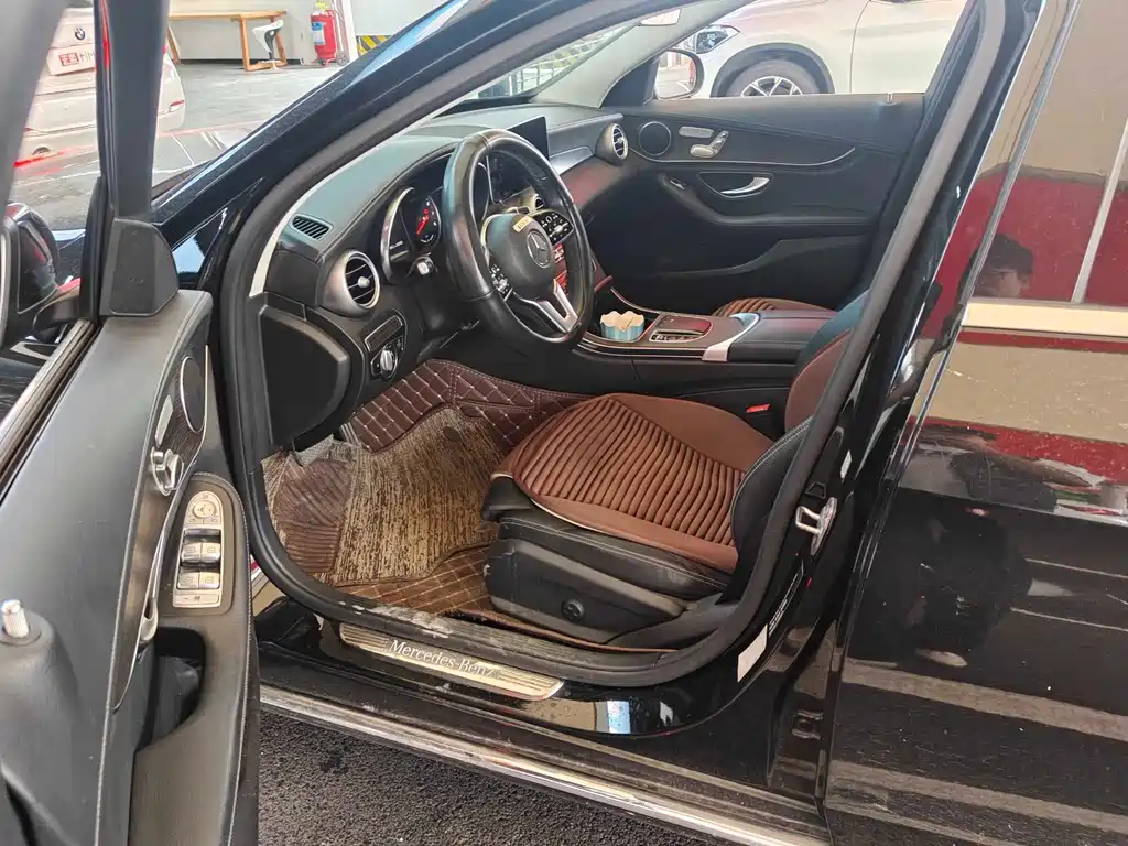 Mercedes-Benz C-Class — миниатюра 4