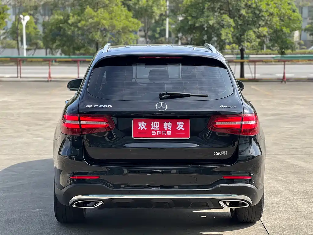 MERCEDES-BENZ GLC