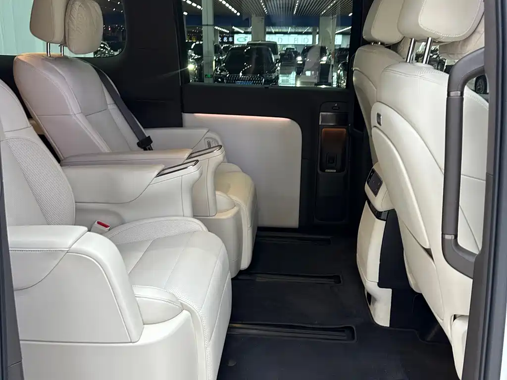 Li Auto Li MEGA — миниатюра 12