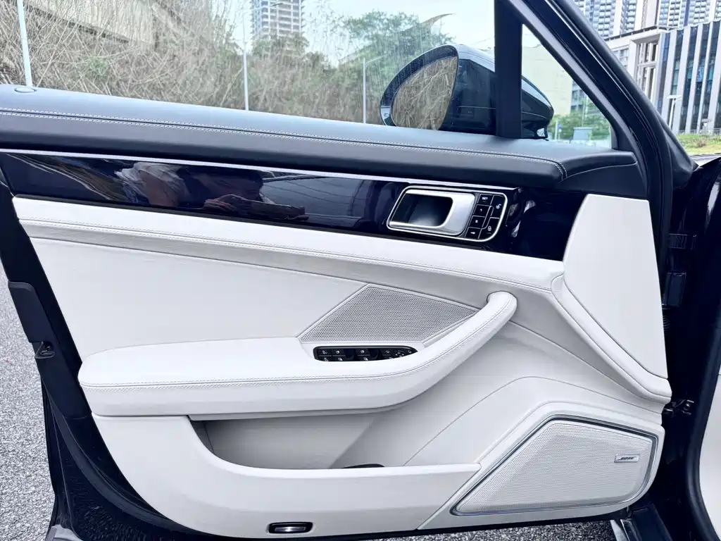 Porsche Panamera — миниатюра 8