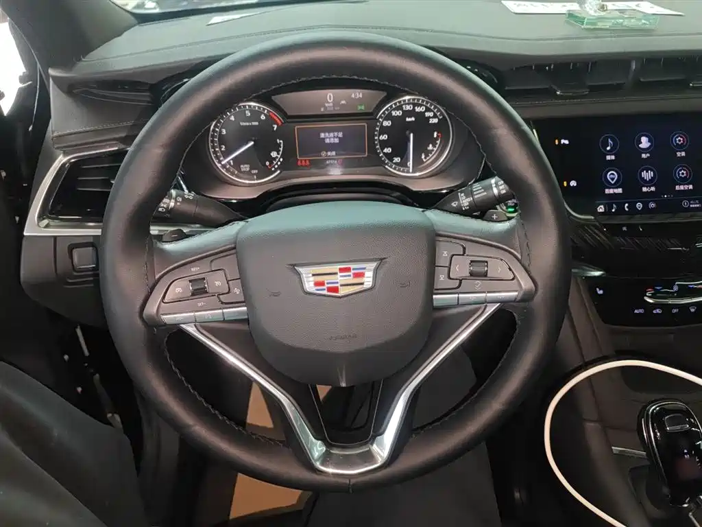 Cadillac XT6 2022 2.0T мест Luxury