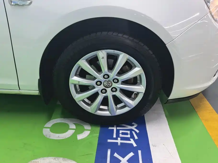Buick Excelle — миниатюра 6