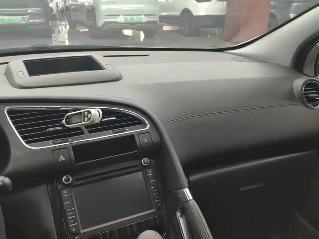 Peugeot 3008 — миниатюра 10