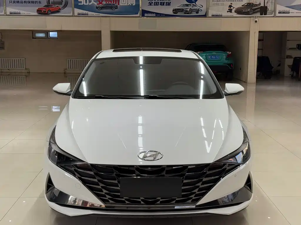HYUNDAI ELANTRA