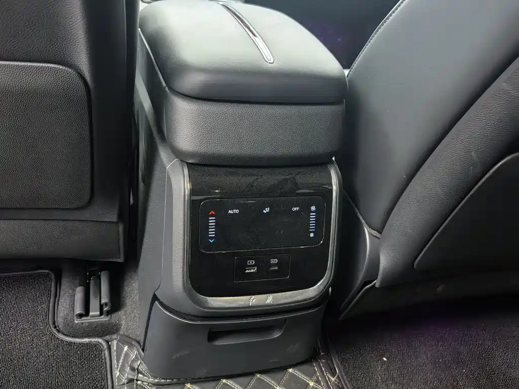 Hongqi HONGQI HS7 PHEV