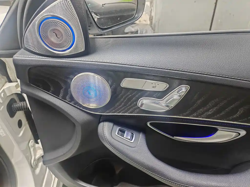 Mercedes-Benz C-Class — миниатюра 5