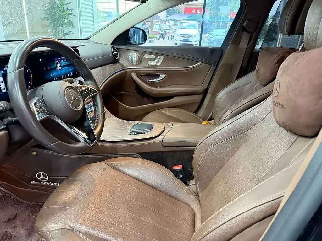 Mercedes-Benz E-Class — миниатюра 3