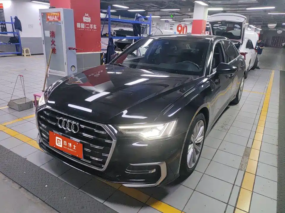 奥迪A6L 2023款 改款 45 TFSI 臻选动感型 2023