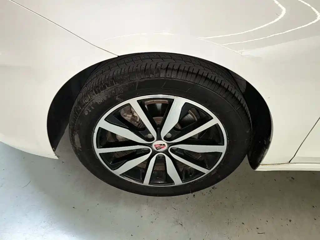 Roewe i6 Classic — миниатюра 23