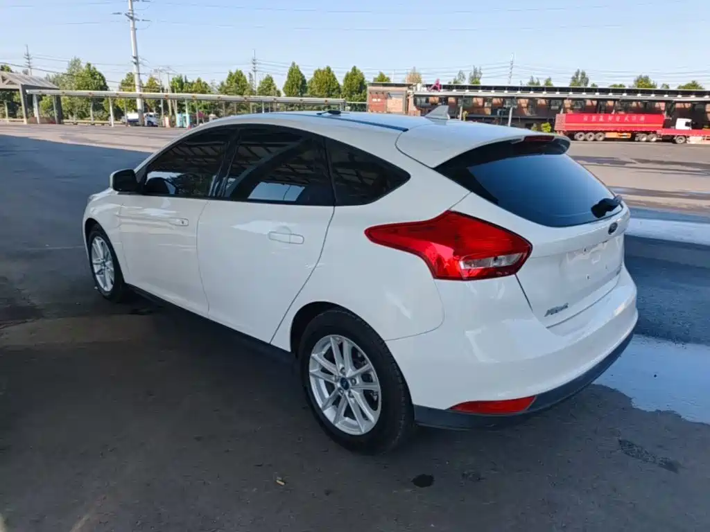 Ford Focus — миниатюра 5