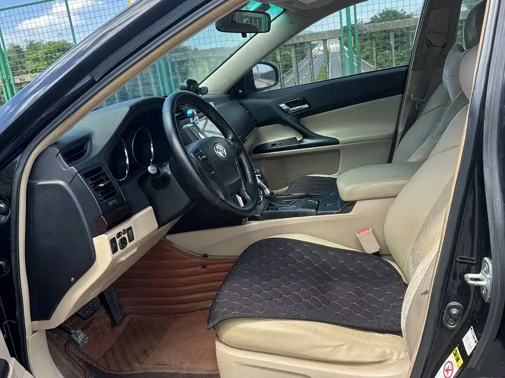 Toyota Reiz — миниатюра 5