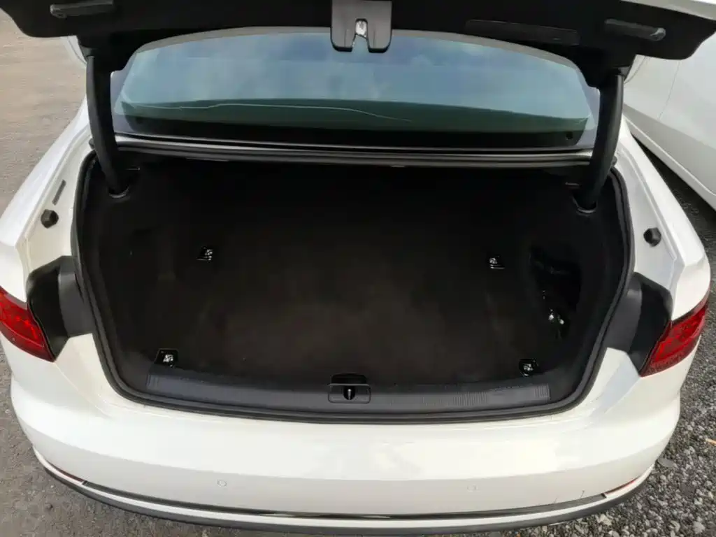 Audi A4L — миниатюра 19