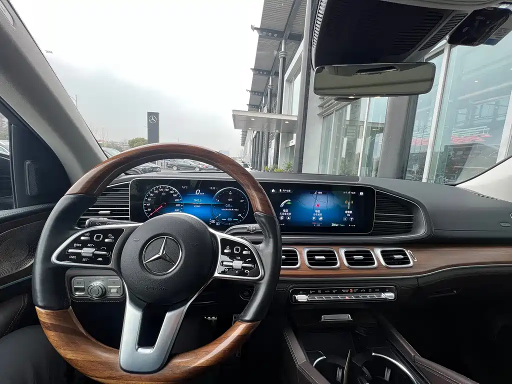 MERCEDES-BENZ GLS