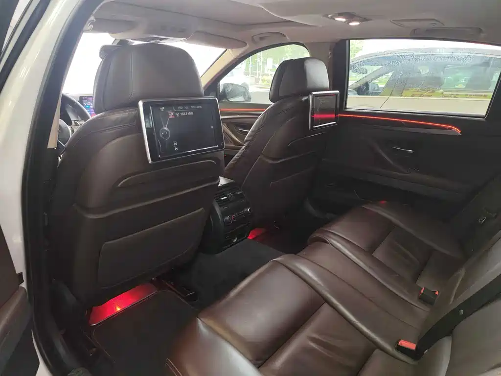 BMW 5 Series — миниатюра 5