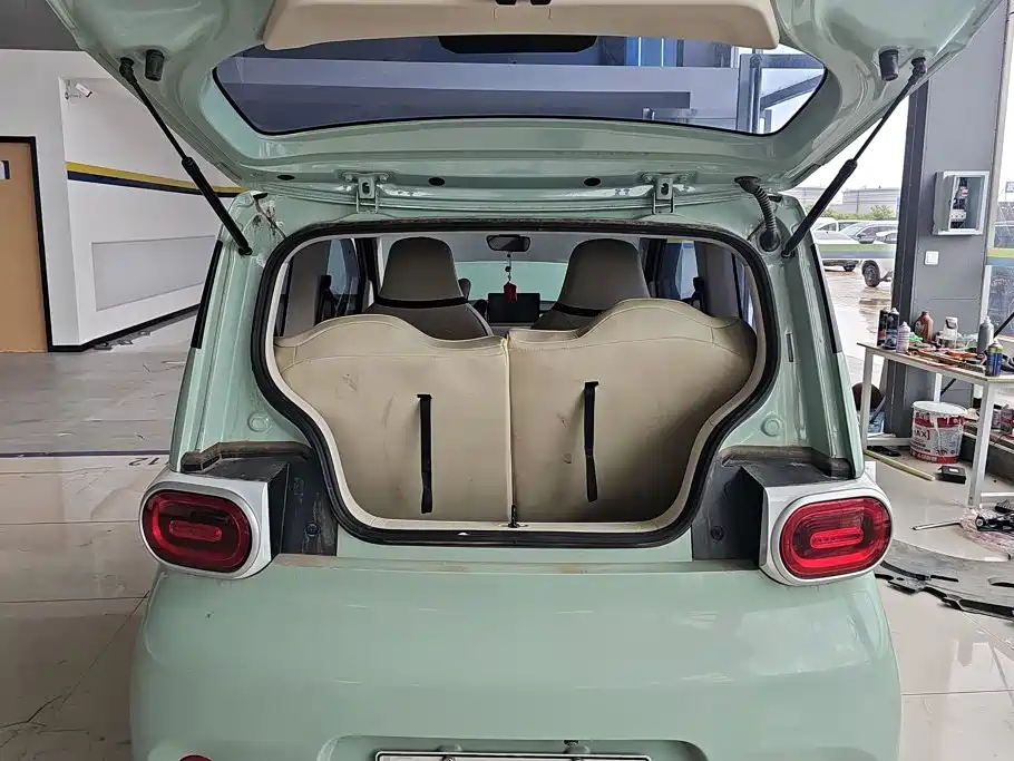 Wuling MINIEV — миниатюра 4