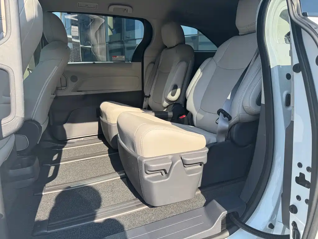 Toyota Sienna 2023 2.5L Comfort