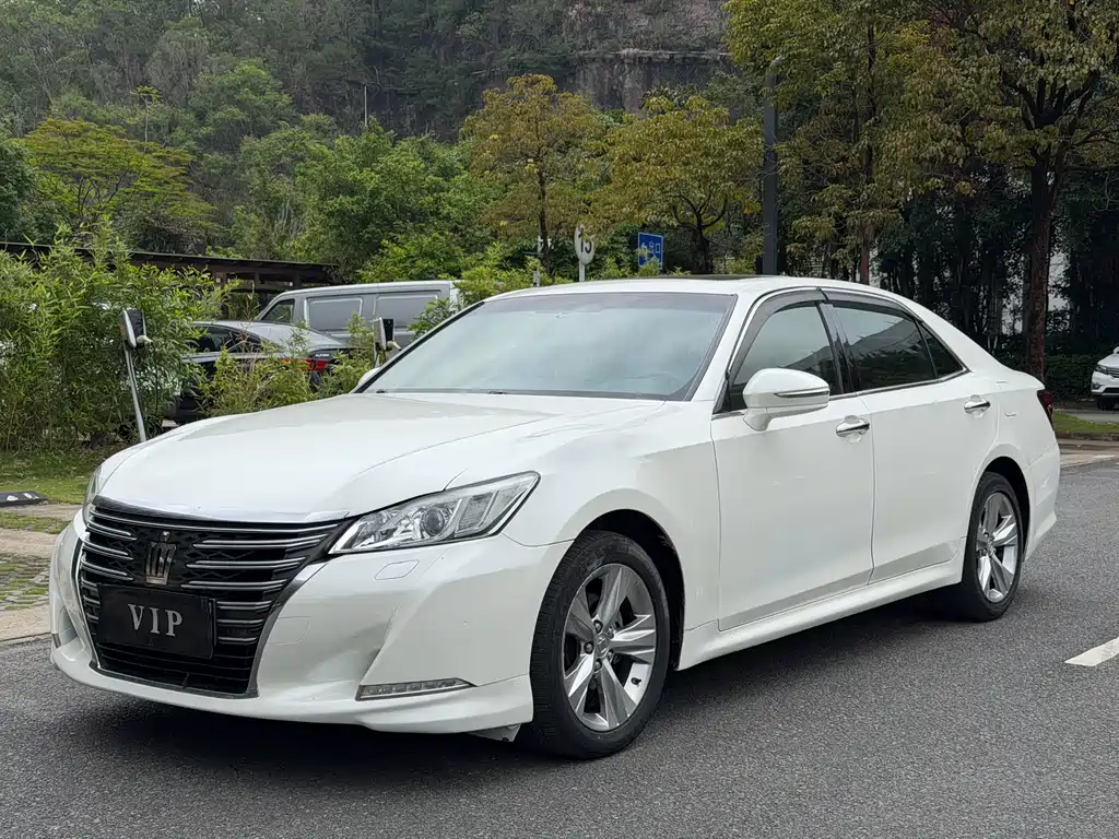 Купить Toyota Crown