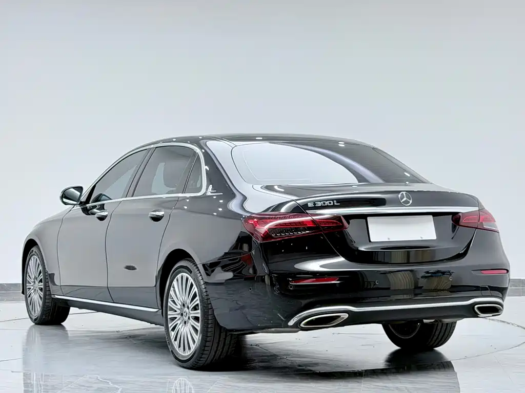 Mercedes-Benz E-Class — миниатюра 49