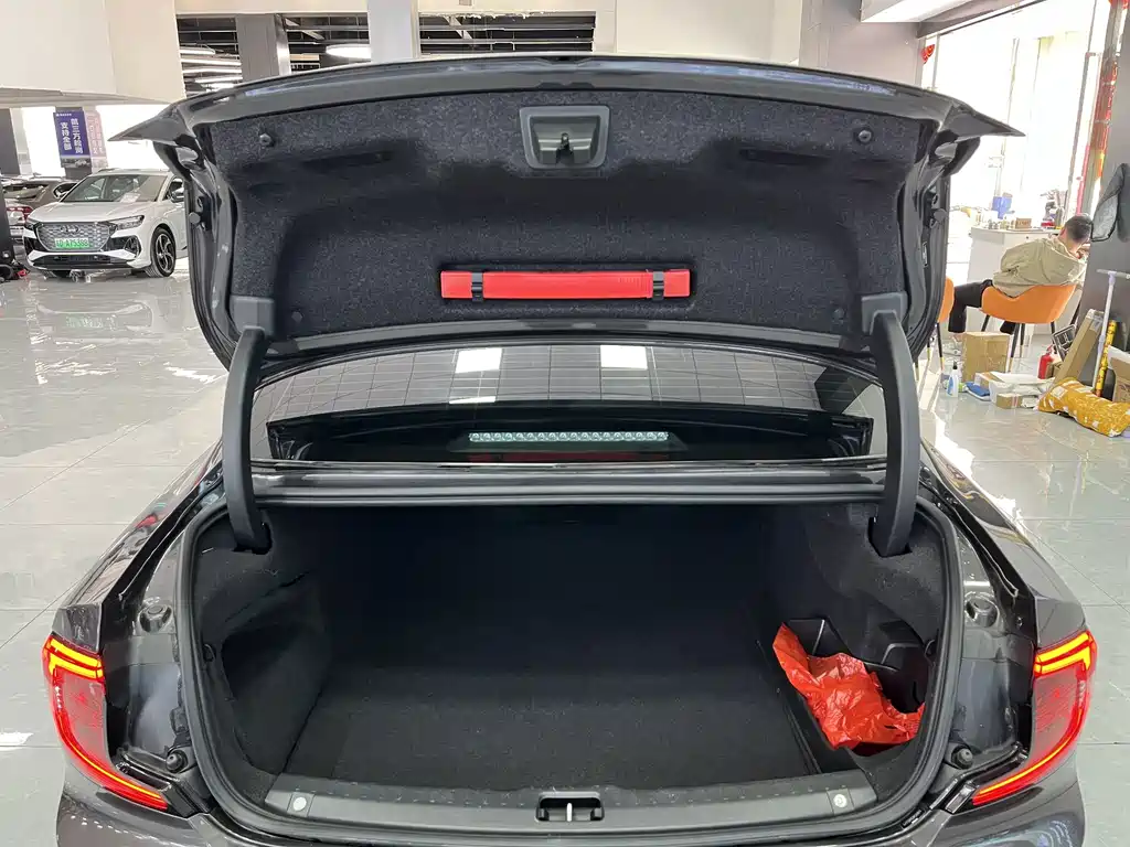 Volvo S90 PHEV — миниатюра 7