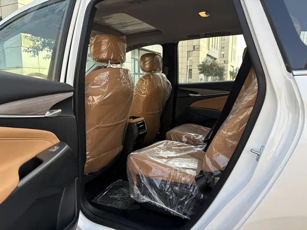 SAIC MAXUS CHASE G50 PLUG IN HYBRID