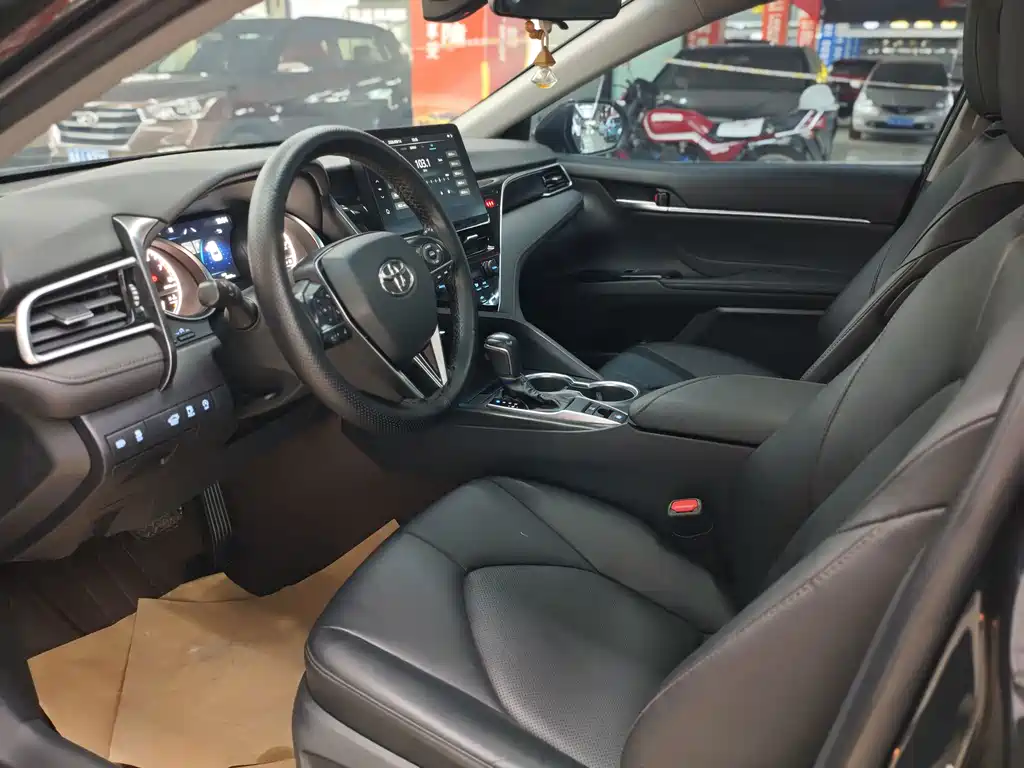 Toyota Camry — миниатюра 8