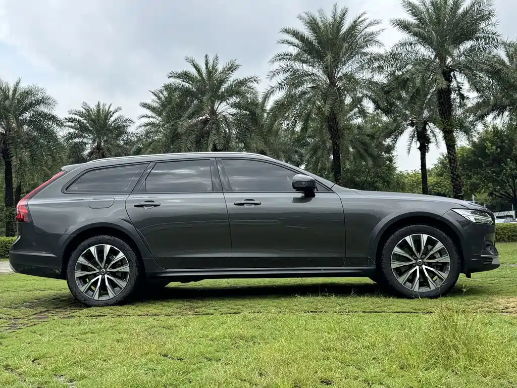 Volvo V90 — миниатюра 3