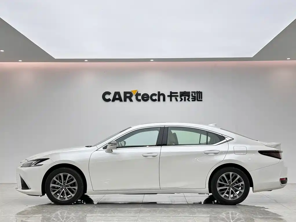 Lexus ES — миниатюра 2