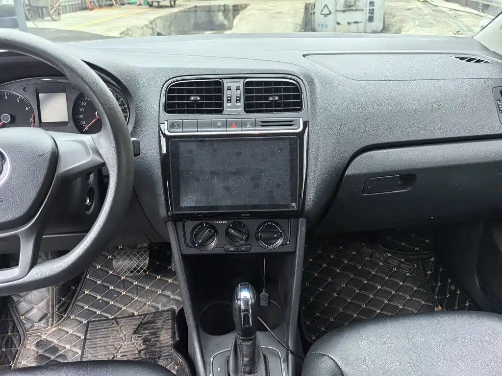 Volkswagen Polo — миниатюра 12