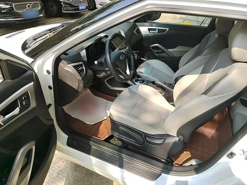 Hyundai Veloster — миниатюра 16