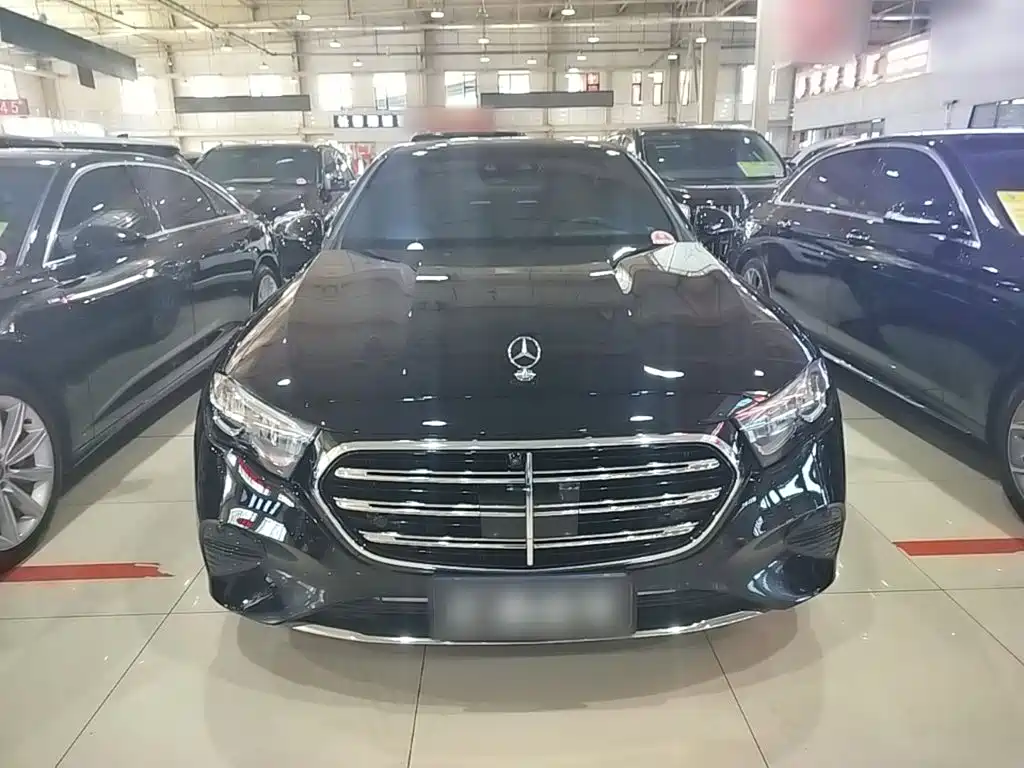 Mercedes-Benz E-Class — миниатюра 3