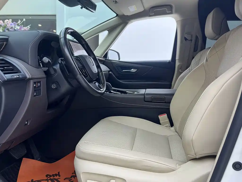 Toyota Vellfire — миниатюра 15