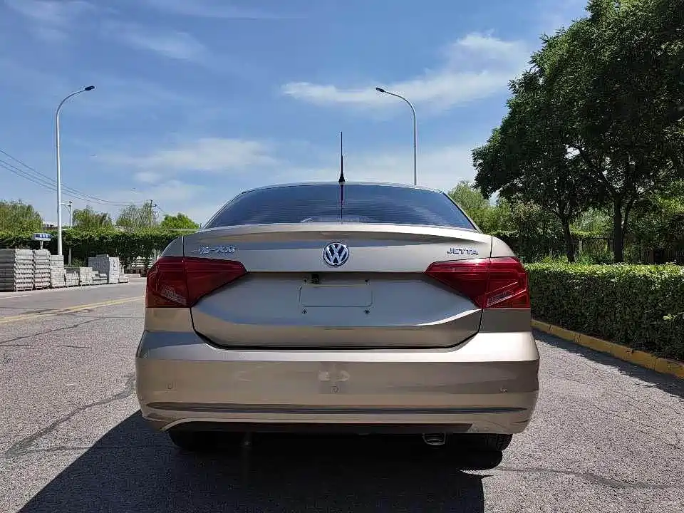 Volkswagen Jetta — миниатюра 11