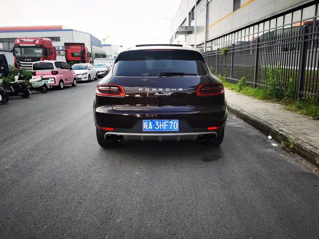 Porsche Macan — миниатюра 16
