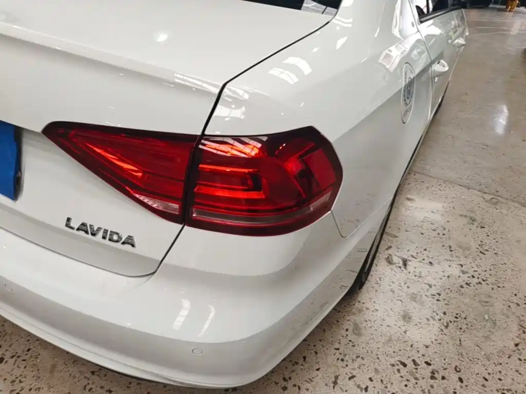 Volkswagen Lavida — миниатюра 8