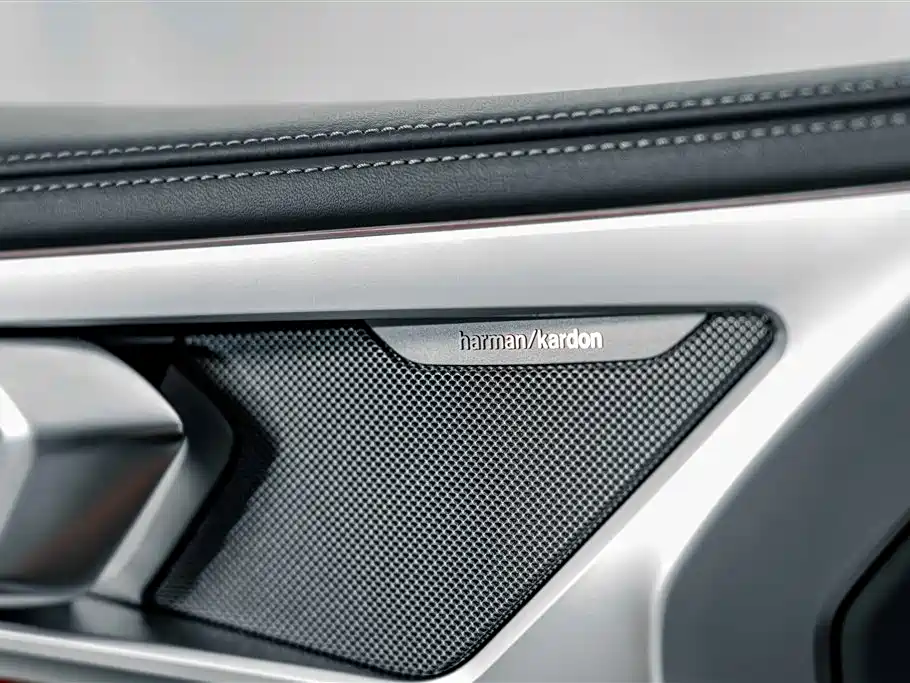 BMW 8 Series — миниатюра 19