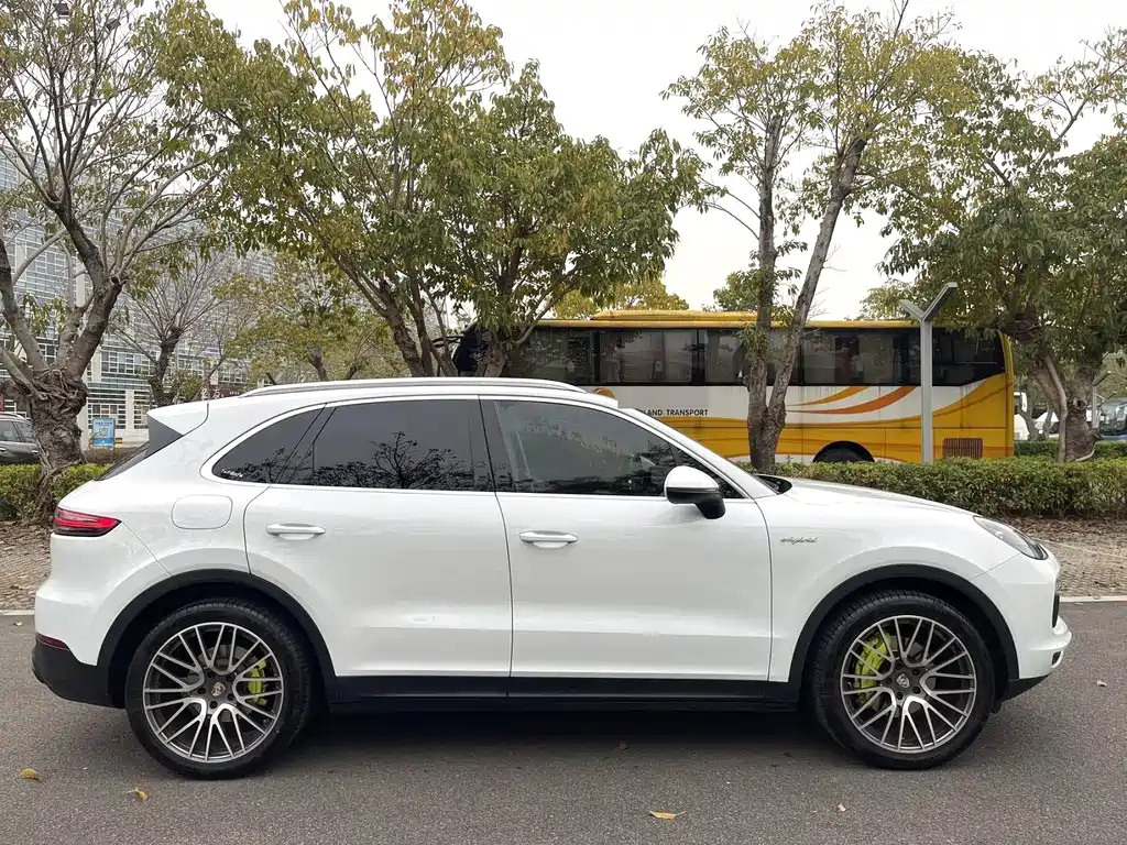 PORSCHE CAYENNE NEW ENERGY