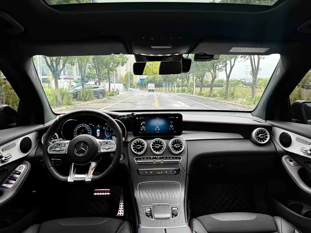 Mercedes-Benz GLC AMG — миниатюра 9