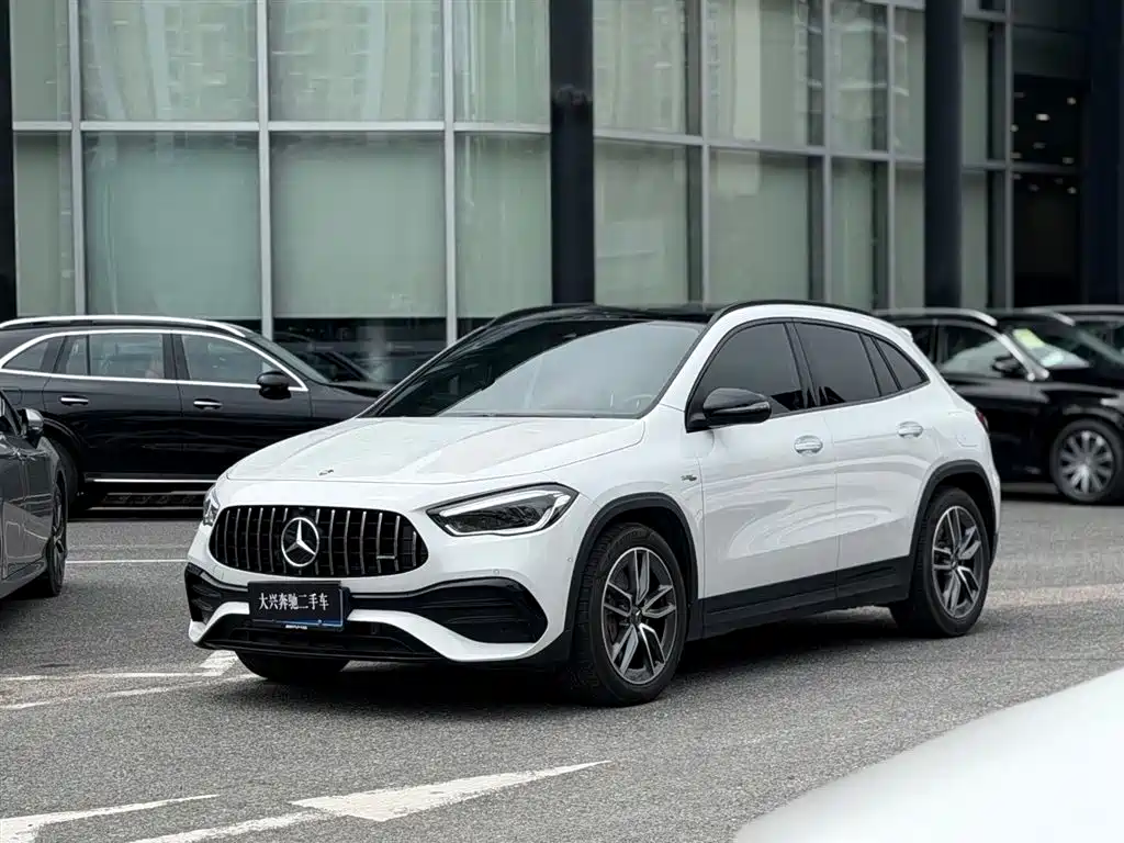 Купить Mercedes-Benz GLA AMG