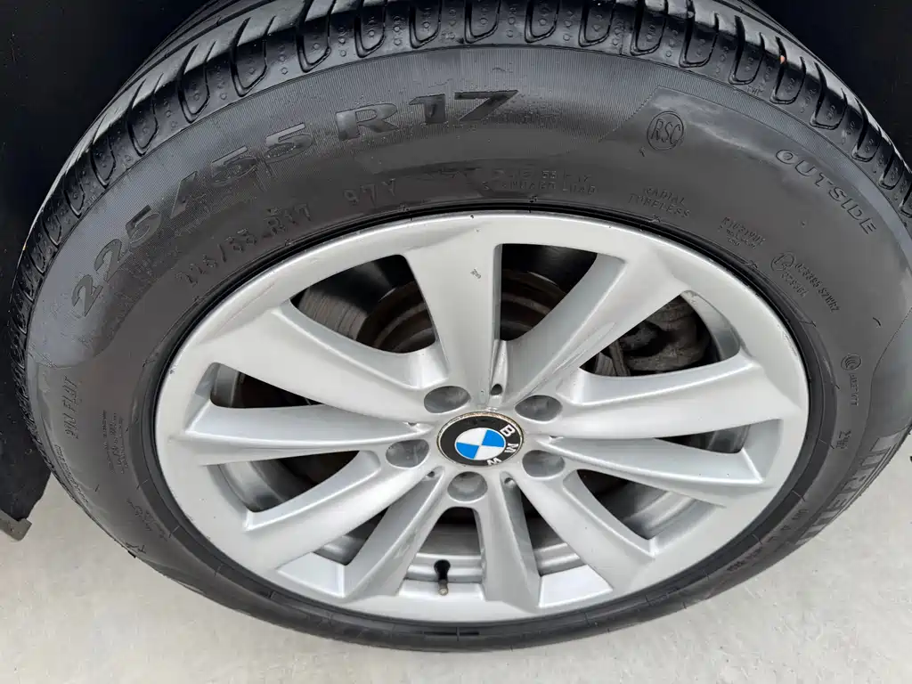 BMW 5 Series — миниатюра 16